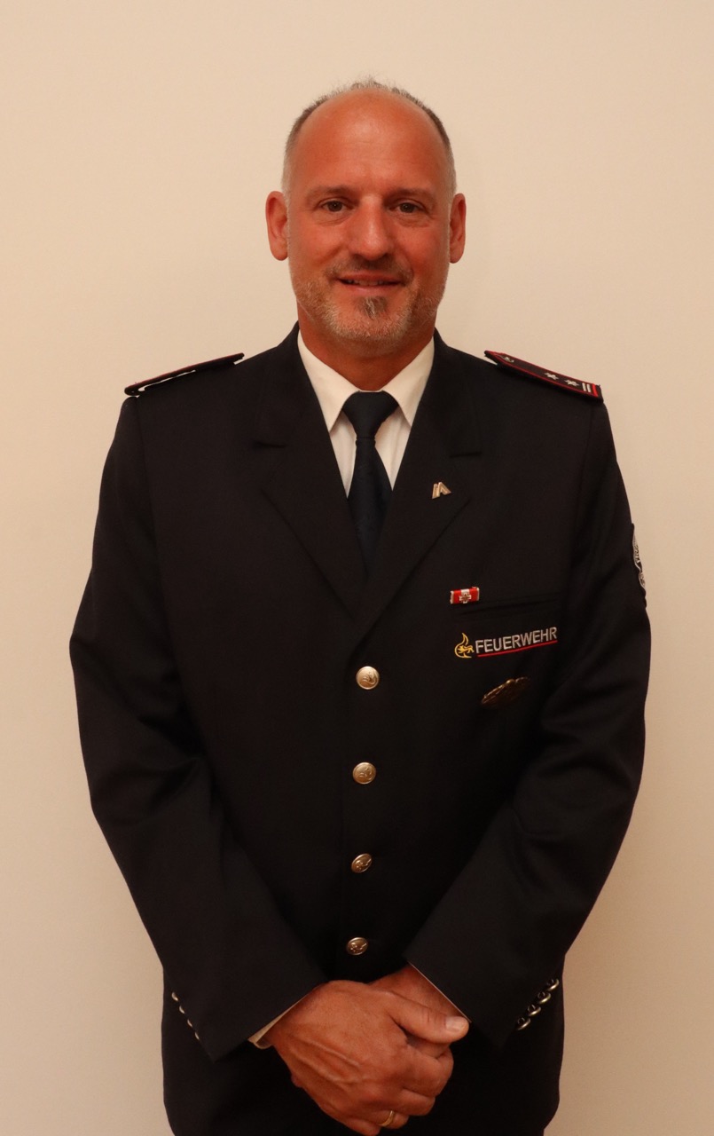 Bild des ersten stellvertretenden Kommandanten